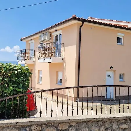 Apartment Pinezić *